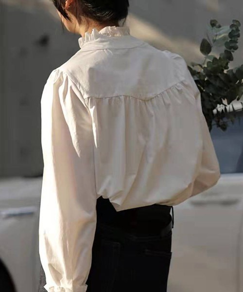 urge:(アージコロン )の「【URGE:】フリル付き ノーカラー 長袖 白シャツ(シャツ/ブラウス・レディース・ホワイト・X-LARGE/MEDIUM/SMALL/LARGE)」の5枚目の写真