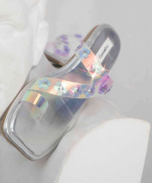 Casselini（キャセリーニ）の「Casselini(キャセリーニ)フラワーモチーフサンダル（サンダル・レディース・ブラック/ホワイト/シルバー・23.5cm/24.5cm/23cm/24cm）」の3枚目の写真