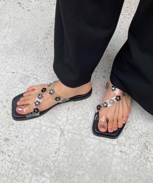 Casselini（キャセリーニ）の「Casselini(キャセリーニ)フラワーモチーフサンダル（サンダル・レディース・ブラック/ホワイト/シルバー・23.5cm/24.5cm/23cm/24cm）」の19枚目の写真