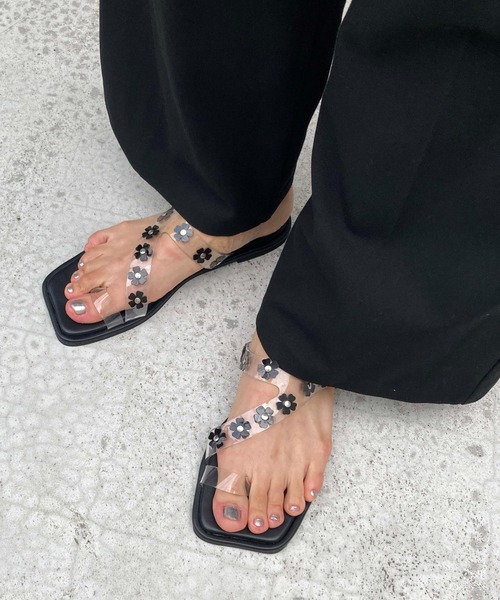 Casselini（キャセリーニ）の「Casselini(キャセリーニ)フラワーモチーフサンダル（サンダル・レディース・ブラック/ホワイト/シルバー・23.5cm/24.5cm/23cm/24cm）」の20枚目の写真