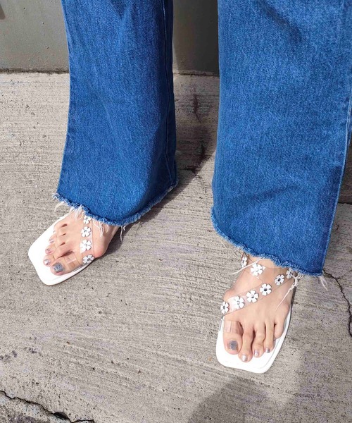 Casselini（キャセリーニ）の「Casselini(キャセリーニ)フラワーモチーフサンダル（サンダル・レディース・ブラック/ホワイト/シルバー・23.5cm/24.5cm/23cm/24cm）」の17枚目の写真