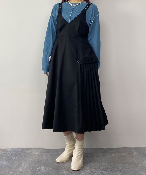 179/WG（イチナナキュウダブルジー）の「アシメプリーツジャンパースカート（ジャンパースカート・レディース・オフホワイト/ブルー/ブラック・MEDIUM）」の15枚目の写真