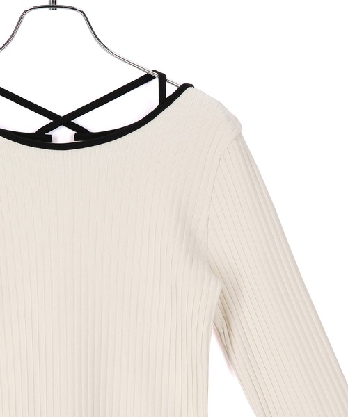 ADAM ET ROPE'(アダムエロペ)の「【サステナブル・WEB限定】パイピングネックリブプルオーバー(Tシャツ/カットソー・レディース・イエロー/ブラック/ホワイト/オフホワイト・FREE)」の16枚目の写真