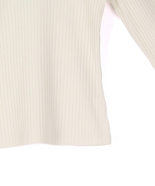 ADAM ET ROPE'(アダムエロペ)の「【サステナブル・WEB限定】パイピングネックリブプルオーバー(Tシャツ/カットソー・レディース・イエロー/ブラック/ホワイト/オフホワイト・FREE)」の18枚目の写真