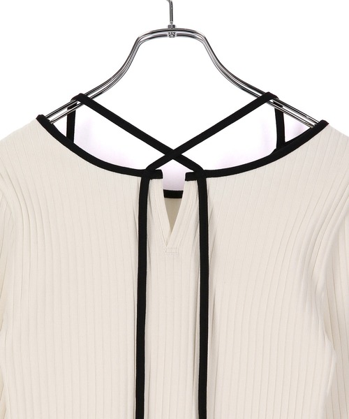 ADAM ET ROPE'(アダムエロペ)の「【サステナブル・WEB限定】パイピングネックリブプルオーバー(Tシャツ/カットソー・レディース・イエロー/ブラック/ホワイト/オフホワイト・FREE)」の19枚目の写真