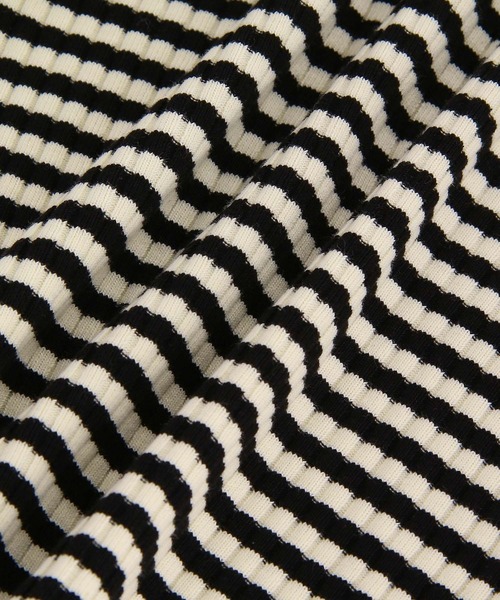 ADAM ET ROPE'(アダムエロペ)の「【サステナブル・WEB限定】パイピングネックリブプルオーバー(Tシャツ/カットソー・レディース・イエロー/ブラック/ホワイト/オフホワイト・FREE)」の22枚目の写真