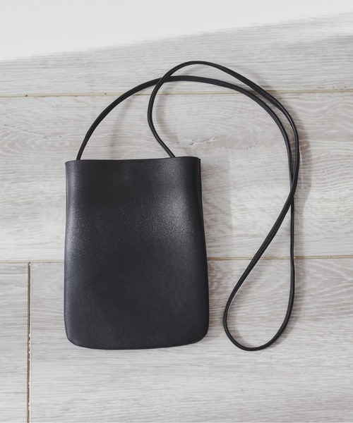 ANGIE(アンジー)の「スクエアミニショルダーバッグ(ショルダーバッグ・レディース・イエロー/ブラック/グレー/ベージュ・FREE)」の9枚目の写真