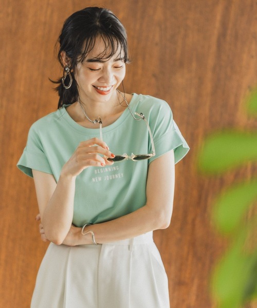 BAYFLOW(ベイフロー)の「アソートロゴT 23SS(Tシャツ/カットソー・レディース・グレイッシュベージュ/ブラック/オフホワイト/フューシャピンク/イエロー/ライトグリーン・SMALL/MEDIUM)」の5枚目の写真