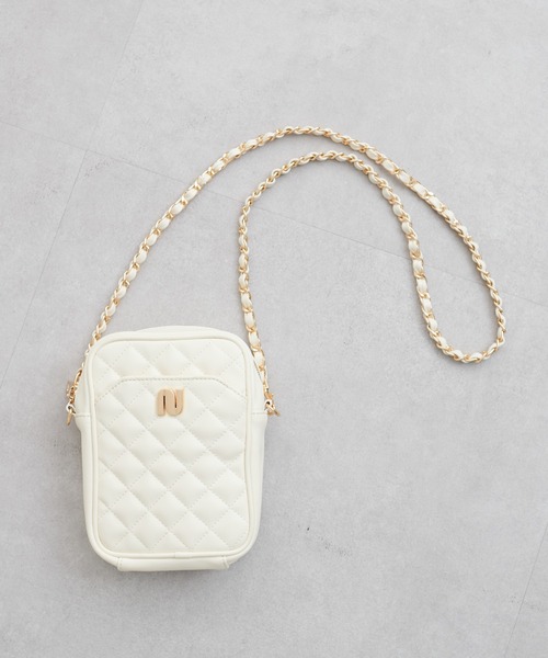 natural couture（ナチュラルクチュール）の「N金具付きキルティングバッグ（ショルダーバッグ・レディース・ブラック/アイボリー/ベージュ・FREE）」の9枚目の写真