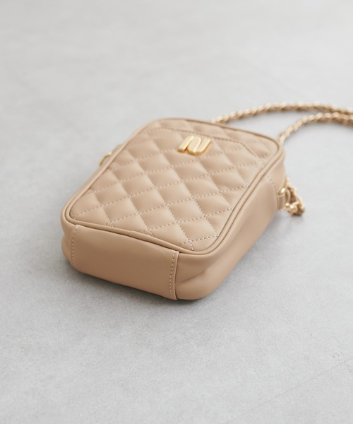 natural couture（ナチュラルクチュール）の「N金具付きキルティングバッグ（ショルダーバッグ・レディース・ブラック/アイボリー/ベージュ・FREE）」の15枚目の写真