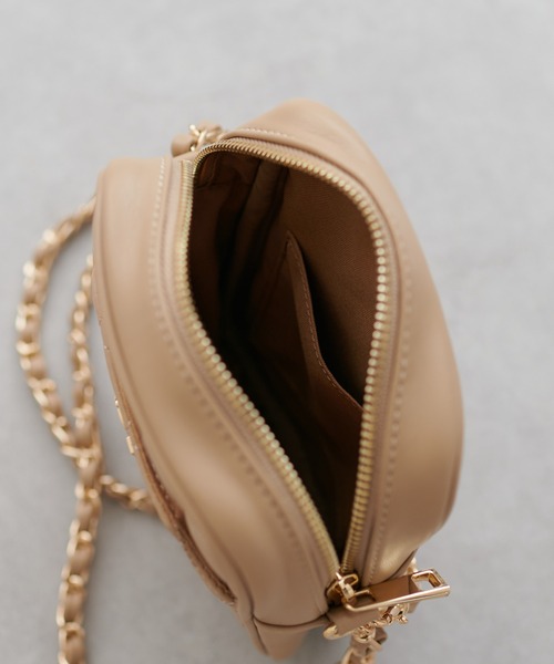 natural couture（ナチュラルクチュール）の「N金具付きキルティングバッグ（ショルダーバッグ・レディース・ブラック/アイボリー/ベージュ・FREE）」の17枚目の写真