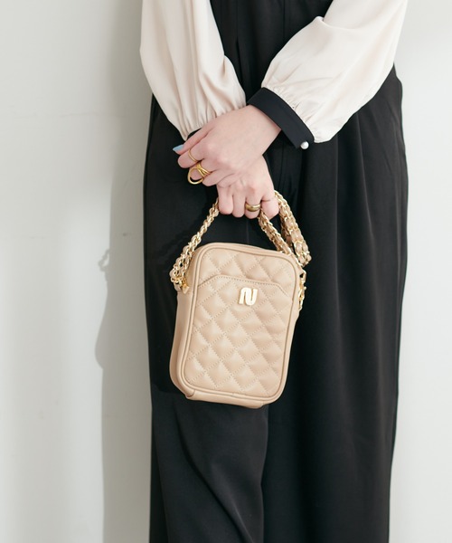 natural couture（ナチュラルクチュール）の「N金具付きキルティングバッグ（ショルダーバッグ・レディース・ブラック/アイボリー/ベージュ・FREE）」の8枚目の写真