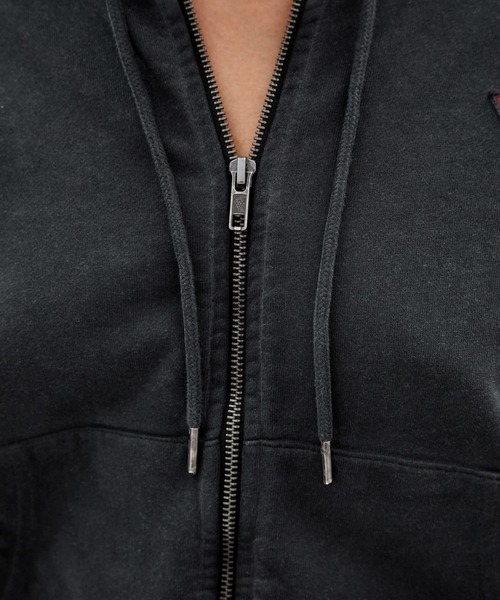 Guess(ゲス)の「GUESS Originals Logo Zip Hoodie パーカー(パーカー・レディース・ブラック/パープル/ライトブルー・X-SMALL/SMALL/MEDIUM/LARGE)」の17枚目の写真