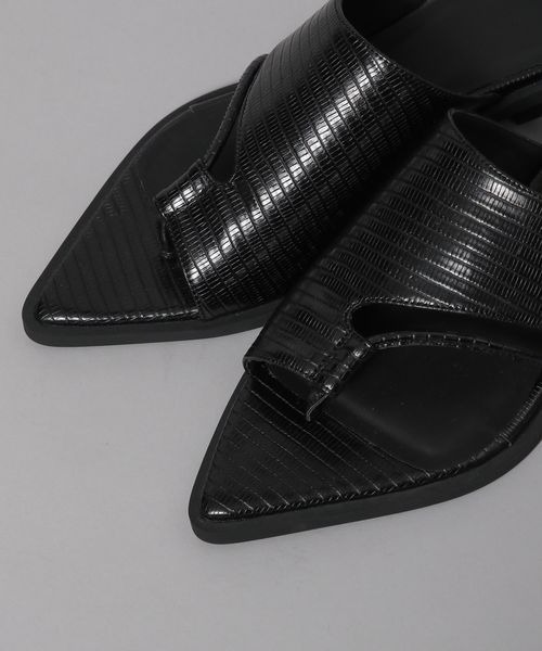 JEANASIS（ジーナシス）の「アシメトングフラットサンダル/198264（サンダル・レディース・ブラック/シルバー・MEDIUM/LARGE）」の6枚目の写真