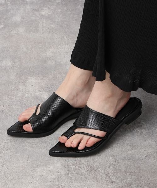 JEANASIS（ジーナシス）の「アシメトングフラットサンダル/198264（サンダル・レディース・ブラック/シルバー・MEDIUM/LARGE）」の13枚目の写真