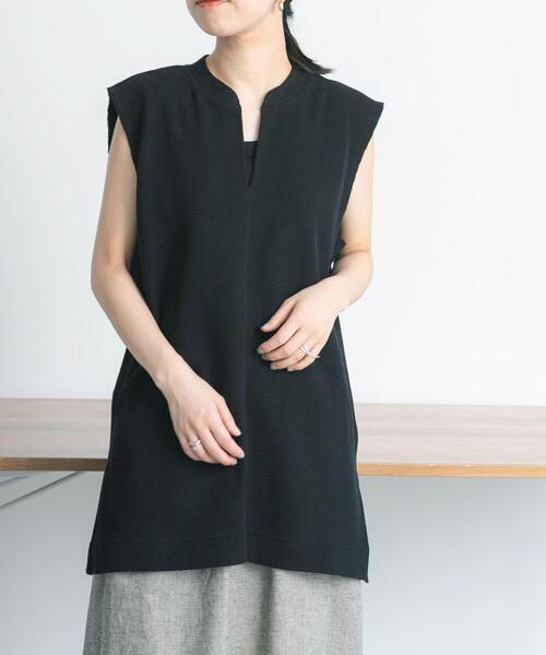 FORK&SPOON（フォークアンドスプーン）の「FORK&SPOON　キーネックチュニック（チュニック・レディース・ブラック/カーキ/アイボリー・1）」の2枚目の写真