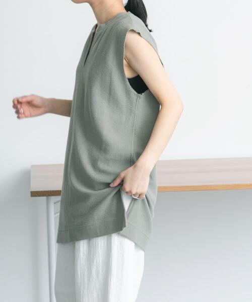 FORK&SPOON（フォークアンドスプーン）の「FORK&SPOON　キーネックチュニック（チュニック・レディース・ブラック/カーキ/アイボリー・1）」の10枚目の写真