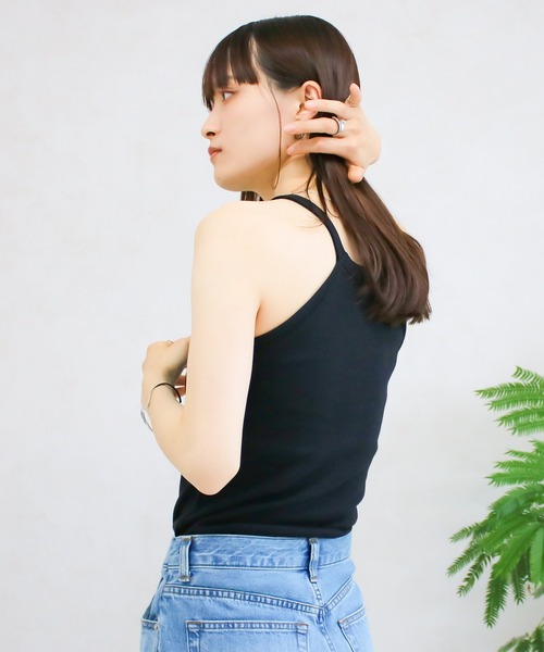 Social GIRL（ソーシャルガール）の「カップ付きホルターネックブラキャミソール（キャミソール・レディース・ブラック/グレイッシュベージュ/オフホワイト/ブルー/チャコール・M）」の3枚目の写真