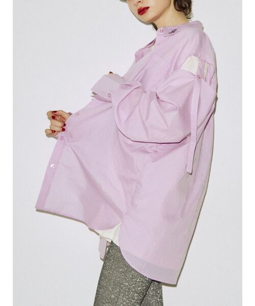 jouetie（ジュエティ）の「スリットスリーブルーズシャツ（シャツ/ブラウス・レディース・ブルー/オフホワイト/ピンク/イエロー・MEDIUM）」の4枚目の写真