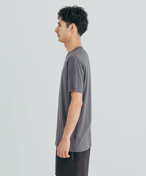 URBAN RESEARCH（アーバンリサーチ）の「『UR TECH』クルーネックTシャツ（Tシャツ/カットソー・メンズ・チャコールグレー/ブラック/ホワイト・MEDIUM/LARGE）」の10枚目の写真