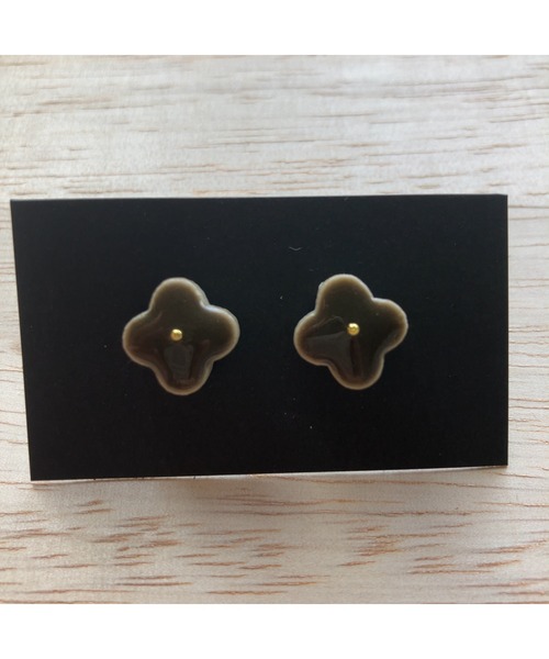 tone(トーン)の「【BLACKA】タイルピアス(MA)(ピアス(両耳用)・レディース・グレイッシュベージュ/モカ/ブラウン/レッド/ネイビー/イエロー/ホワイト/その他/ブルー/ピンク/スカイブルー/グレー系その他/イエロー系その他/グリーン系その他/パープル/マスタード/キャメル/グリーン/アクア/オフホワイト/グレー/ブラック/クリーム/カーキ/ブルー系その他/オレンジ/その他2・FREE)」の10枚目の写真