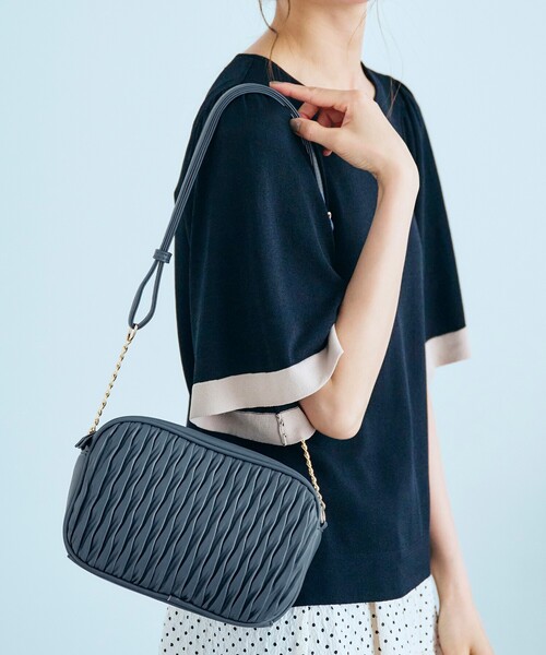 grove（グローブ）の「◆立体感のあるデザインのスクエア型のショルダーバッグ（ショルダーバッグ・レディース・アイボリー/ブラック/ブルー/ライトグレー/ガンメタ・00）」の4枚目の写真