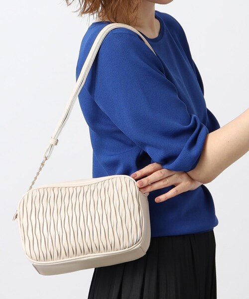 grove（グローブ）の「◆立体感のあるデザインのスクエア型のショルダーバッグ（ショルダーバッグ・レディース・アイボリー/ブラック/ブルー/ライトグレー/ガンメタ・00）」の2枚目の写真