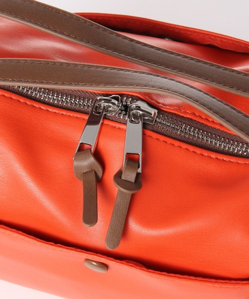 BAYFLOW(ベイフロー)の「7ポケットフェイクレザーボストン(ボストンバッグ・レディース・アイボリー/ブラック/ベージュ/オレンジ・FREE)」の15枚目の写真