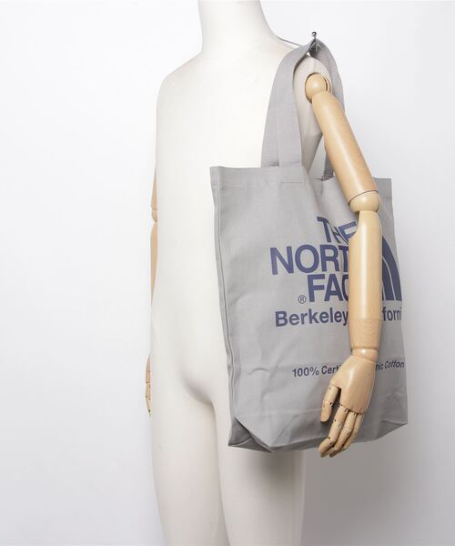 THE NORTH FACE(ザノースフェイス)の「THE NORTH FACE ORGANIC COTTON TOTE / ザ・ノース・フェイス オーガニック コットン トート(トートバッグ・メンズ・ベージュ系その他/グレー/ベージュ/ベージュ系その他3/ベージュ系その他2/オリーブ・FREE)」の10枚目の写真