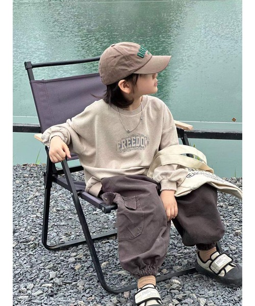 Bee des Bee（ビーデスビー）の「フロントロゴトレーナー（スウェット・キッズ・ブラウン/ベージュ・100cm/140cm/110cm/120cm/130cm）」の5枚目の写真