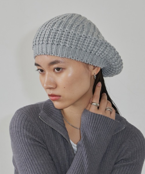 Auntie Rosa Holiday(アンティローザホリデー)の「片畔ニットベレー帽(ハンチング/ベレー帽・レディース・ブラック/グレー・FREE)」の8枚目の写真
