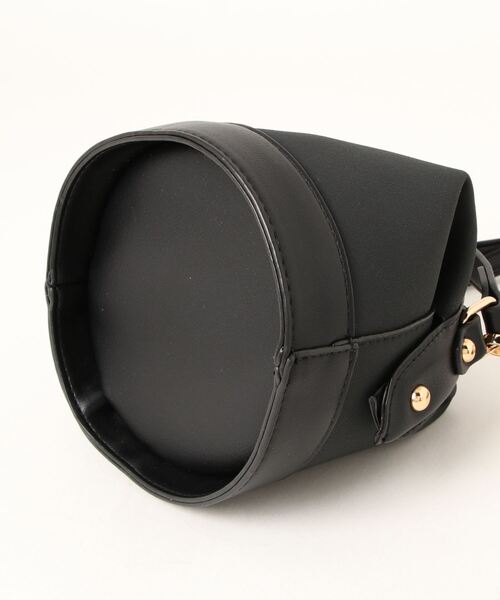 Q（キュー）の「スエードタッチドッキングミニバッグ（ハンドバッグ・レディース・ダークグリーン/ブラック・ONE SIZE）」の16枚目の写真