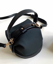 Q | スエードタッチドッキングミニバッグ(ハンドバッグ)