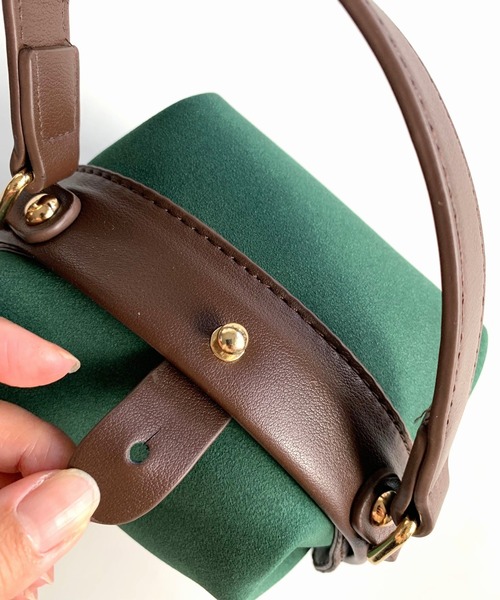 Q（キュー）の「スエードタッチドッキングミニバッグ（ハンドバッグ・レディース・ダークグリーン/ブラック・ONE SIZE）」の6枚目の写真