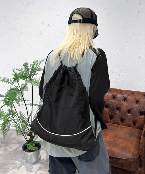 sedacle(セダクル)の「ナイロンナップサック(バックパック/リュック・メンズ・ブラック・FREE)」の3枚目の写真