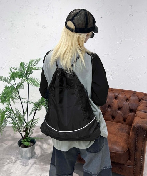 sedacle(セダクル)の「ナイロンナップサック(バックパック/リュック・メンズ・ブラック・FREE)」の4枚目の写真