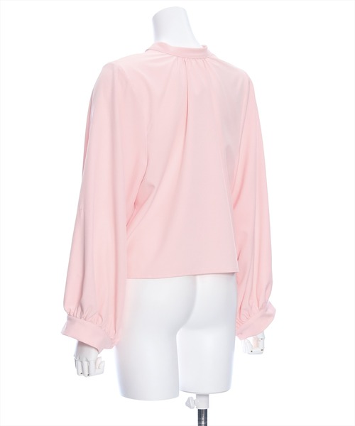 clear（クリア）の「無地柄アソートマルチWAYボリュームスリーブブラウス[オフィスカジュアル 着回し抜群 大人 カジュアル]≪2024AW≫（シャツ/ブラウス・レディース・ホワイト系その他/ブラック系その他/オフホワイト/ピンク/ベージュ/ブラック/ホワイト系その他3/ブルー系その他/グレー/ホワイト系その他2/ライトピンク/ブラック系その他2・F）」の17枚目の写真