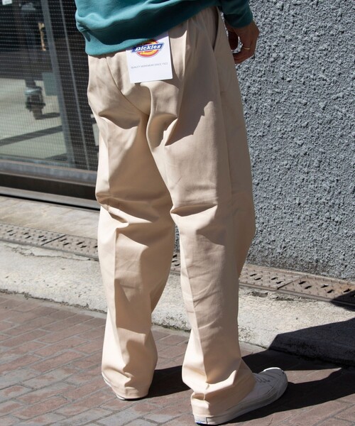 Dickies（ディッキーズ）の「【Dickies/ディッキーズ】ワークイージーパンツ チノパン ルーズフィット（チノパンツ・メンズ・ブラック/ベージュ/キナリ/ダークグリーン・L/XL/M）」の2枚目の写真