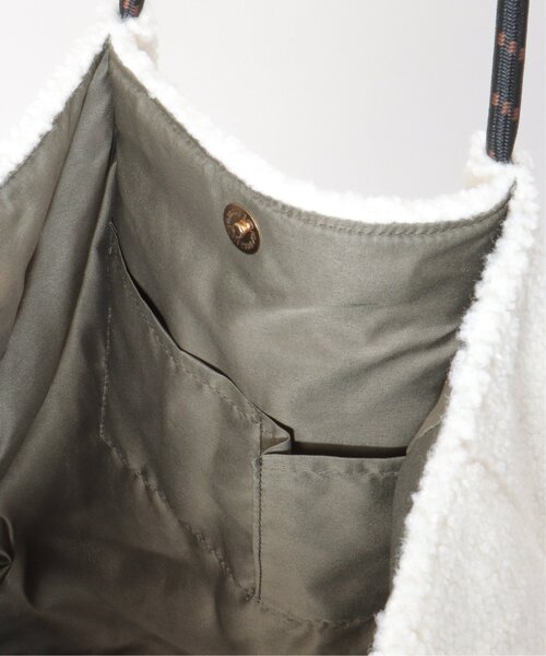 ikka(イッカ)の「ボアロゴ入りビッグトートバッグ(トートバッグ・レディース・モカ/ブラック/オフホワイト/その他1/キャメル/ブラウン/ホワイト/ダークグレー/その他2・FREE)」の10枚目の写真