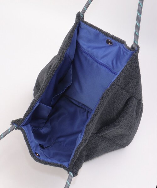 ikka(イッカ)の「ボアロゴ入りビッグトートバッグ(トートバッグ・レディース・モカ/ブラック/オフホワイト/その他1/キャメル/ブラウン/ホワイト/ダークグレー/その他2・FREE)」の21枚目の写真