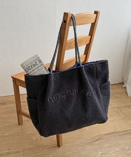 ikka(イッカ)の「ボアロゴ入りビッグトートバッグ(トートバッグ・レディース・モカ/ブラック/オフホワイト/その他1/キャメル/ブラウン/ホワイト/ダークグレー/その他2・FREE)」の5枚目の写真