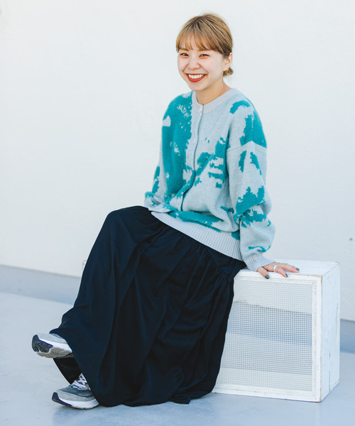 ITEMS URBANRESEARCH（アイテムズ アーバンリサーチ）の「ジャガードクルーネックカーディガン（カーディガン/ボレロ・レディース・グレー/チャコールグレー/ブラウン・FREE）」の6枚目の写真