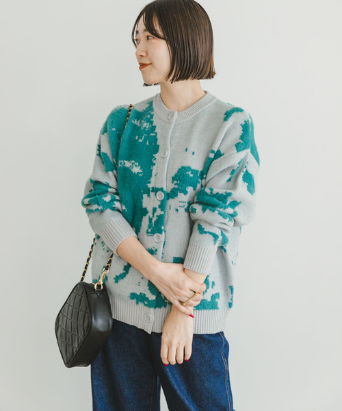 ITEMS URBANRESEARCH（アイテムズ アーバンリサーチ）の「ジャガードクルーネックカーディガン（カーディガン/ボレロ・レディース・グレー/チャコールグレー/ブラウン・FREE）」の8枚目の写真