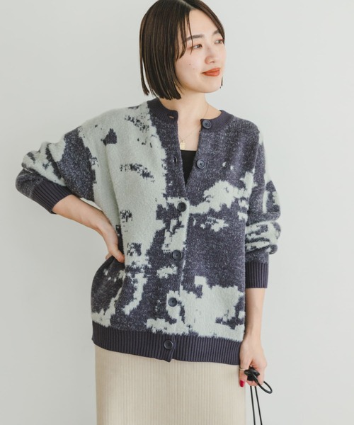 ITEMS URBANRESEARCH（アイテムズ アーバンリサーチ）の「ジャガードクルーネックカーディガン（カーディガン/ボレロ・レディース・グレー/チャコールグレー/ブラウン・FREE）」の13枚目の写真