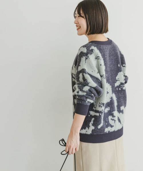 ITEMS URBANRESEARCH（アイテムズ アーバンリサーチ）の「ジャガードクルーネックカーディガン（カーディガン/ボレロ・レディース・グレー/チャコールグレー/ブラウン・FREE）」の14枚目の写真