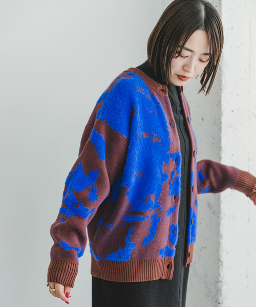 ITEMS URBANRESEARCH（アイテムズ アーバンリサーチ）の「ジャガードクルーネックカーディガン（カーディガン/ボレロ・レディース・グレー/チャコールグレー/ブラウン・FREE）」の20枚目の写真