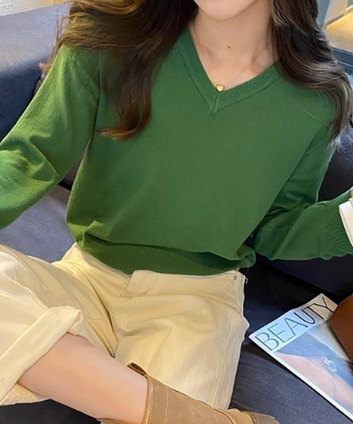 COCOMOMO（ココモモ）の「【10色展開】 Vネックニット シンプルベーシック やわらか カラーニット長袖トップス（ニット/セーター・レディース・ブラウン/ブラック/アイボリー/ホワイト/ピンク/ベージュ/グリーン/イエロー系/ネイビー/ワイン・FREE）」の6枚目の写真