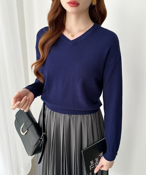 COCOMOMO（ココモモ）の「【10色展開】 Vネックニット シンプルベーシック やわらか カラーニット長袖トップス（ニット/セーター・レディース・ブラウン/ブラック/アイボリー/ホワイト/ピンク/ベージュ/グリーン/イエロー系/ネイビー/ワイン・FREE）」の17枚目の写真