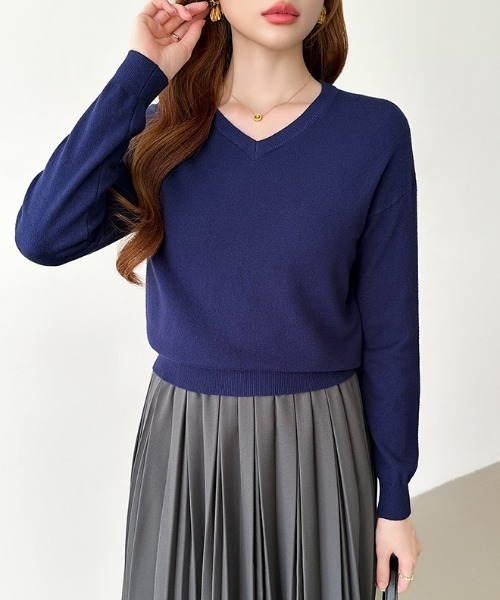 COCOMOMO（ココモモ）の「【10色展開】 Vネックニット シンプルベーシック やわらか カラーニット長袖トップス（ニット/セーター・レディース・ブラウン/ブラック/アイボリー/ホワイト/ピンク/ベージュ/グリーン/イエロー系/ネイビー/ワイン・FREE）」の15枚目の写真