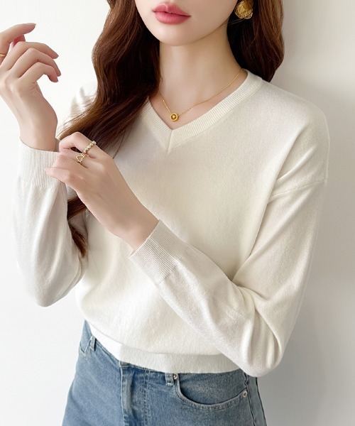 COCOMOMO（ココモモ）の「【10色展開】 Vネックニット シンプルベーシック やわらか カラーニット長袖トップス（ニット/セーター・レディース・ブラウン/ブラック/アイボリー/ホワイト/ピンク/ベージュ/グリーン/イエロー系/ネイビー/ワイン・FREE）」の11枚目の写真